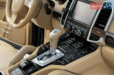 Внедорожник / Кроссовер Porsche Cayenne 2012 в 