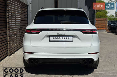 Внедорожник / Кроссовер Porsche Cayenne 2018 в 