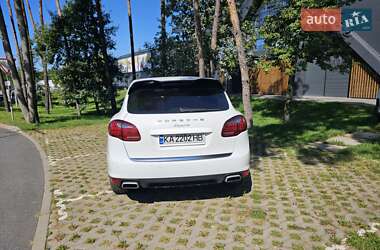 Внедорожник / Кроссовер Porsche Cayenne 2012 в 