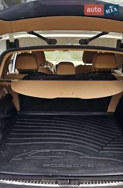 Внедорожник / Кроссовер Porsche Cayenne 2012 в 