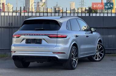Внедорожник / Кроссовер Porsche Cayenne 2020 в 