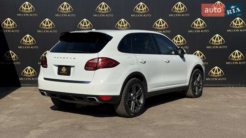 Позашляховик / Кросовер Porsche Cayenne 2014 в Києві