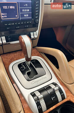 Внедорожник / Кроссовер Porsche Cayenne 2006 в 