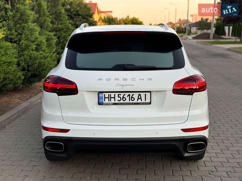 Позашляховик / Кросовер Porsche Cayenne 2016 в Одесі