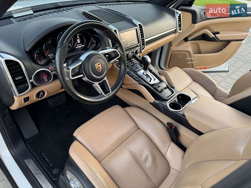 Позашляховик / Кросовер Porsche Cayenne 2016 в Одесі