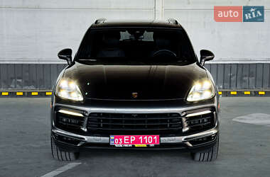 Внедорожник / Кроссовер Porsche Cayenne 2021 в 