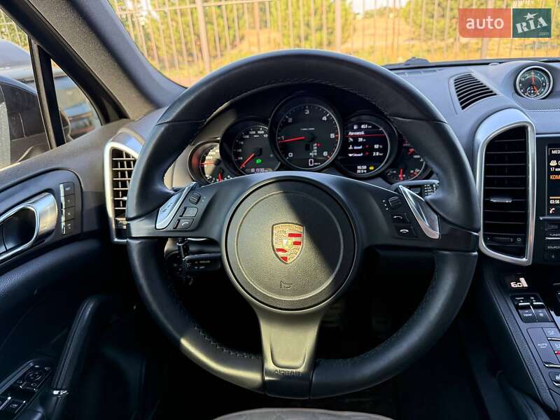 Позашляховик / Кросовер Porsche Cayenne 2013 в Одесі