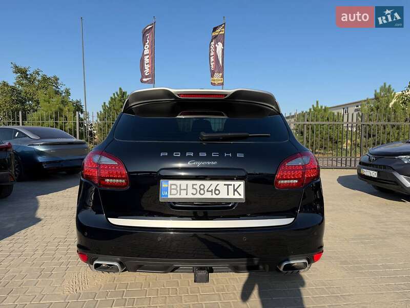 Позашляховик / Кросовер Porsche Cayenne 2013 в Одесі
