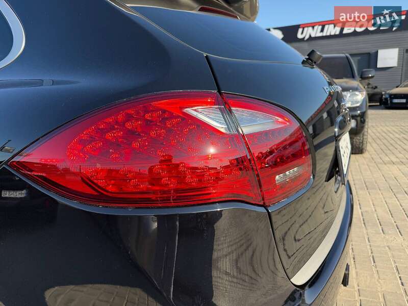 Позашляховик / Кросовер Porsche Cayenne 2013 в Одесі