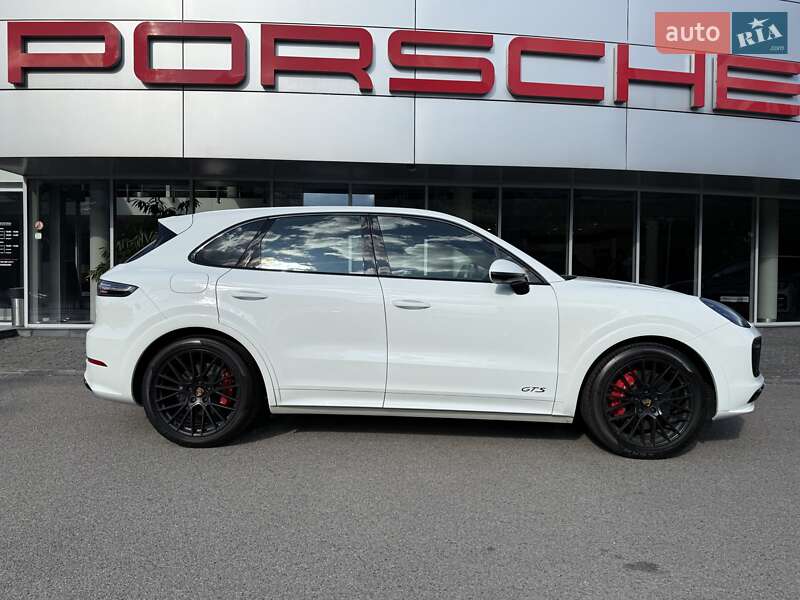 Внедорожник / Кроссовер Porsche Cayenne 2021 в Днепре