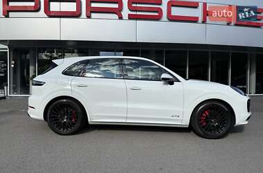 Внедорожник / Кроссовер Porsche Cayenne 2021 в 
