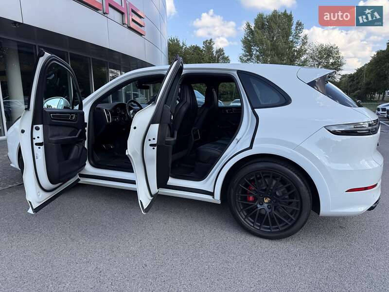 Внедорожник / Кроссовер Porsche Cayenne 2021 в Днепре