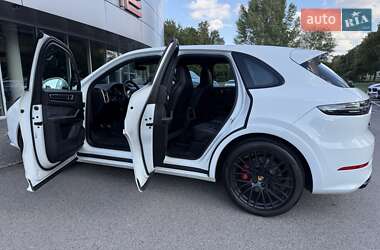 Внедорожник / Кроссовер Porsche Cayenne 2021 в 