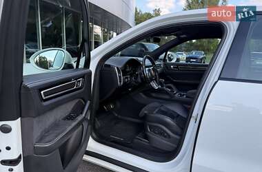 Внедорожник / Кроссовер Porsche Cayenne 2021 в 