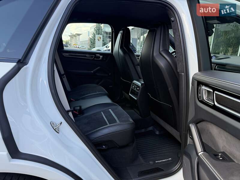 Внедорожник / Кроссовер Porsche Cayenne 2021 в Днепре