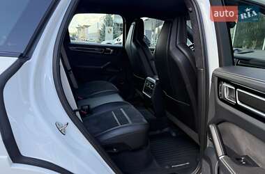 Внедорожник / Кроссовер Porsche Cayenne 2021 в 
