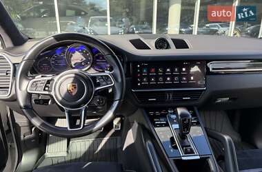 Внедорожник / Кроссовер Porsche Cayenne 2021 в 