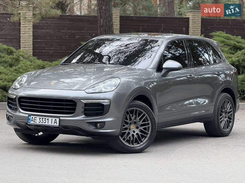 Внедорожник / Кроссовер Porsche Cayenne 2015 в Новомосковске