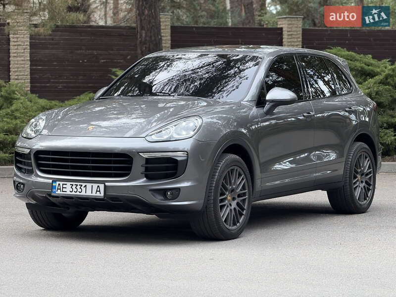 Внедорожник / Кроссовер Porsche Cayenne 2015 в Новомосковске