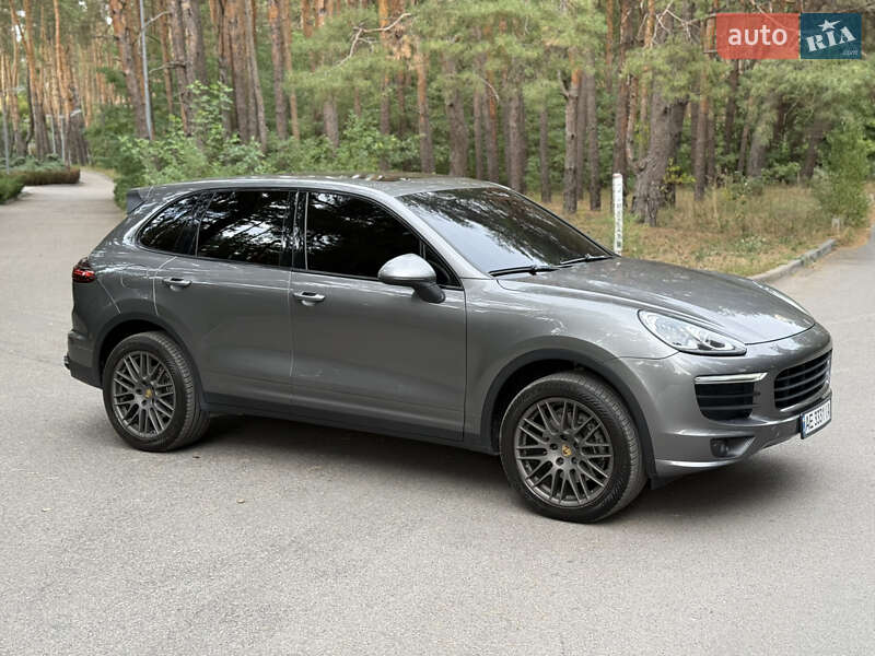 Внедорожник / Кроссовер Porsche Cayenne 2015 в Новомосковске