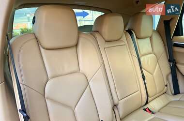 Позашляховик / Кросовер Porsche Cayenne 2012 в 