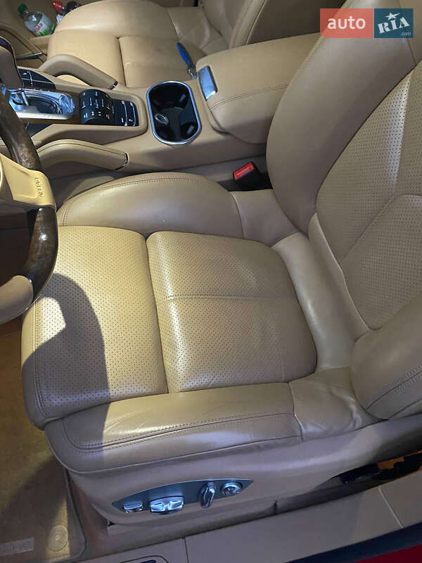 Внедорожник / Кроссовер Porsche Cayenne 2013 в Хмельницком
