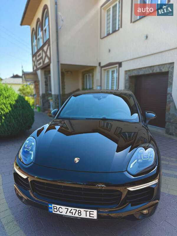 Позашляховик / Кросовер Porsche Cayenne 2014 в Івано-Франківську