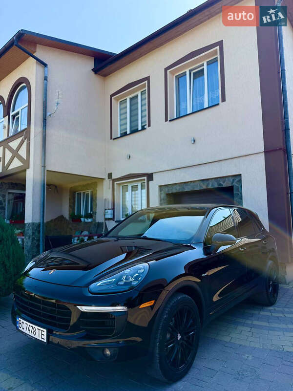 Позашляховик / Кросовер Porsche Cayenne 2014 в Івано-Франківську