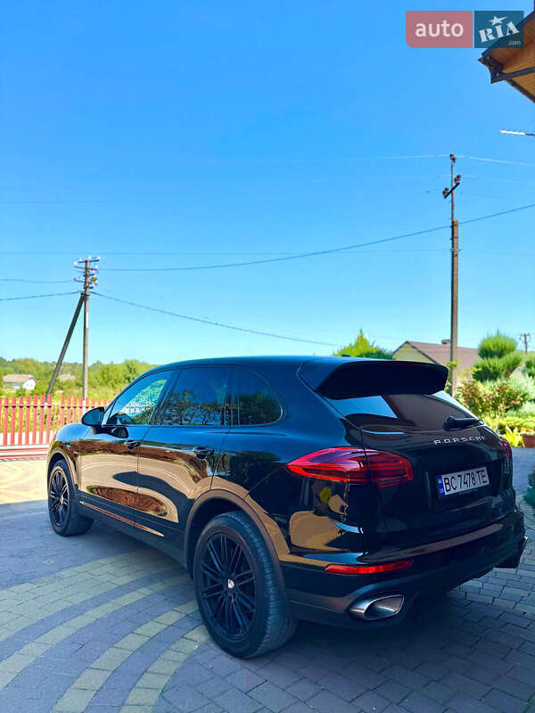 Позашляховик / Кросовер Porsche Cayenne 2014 в Івано-Франківську
