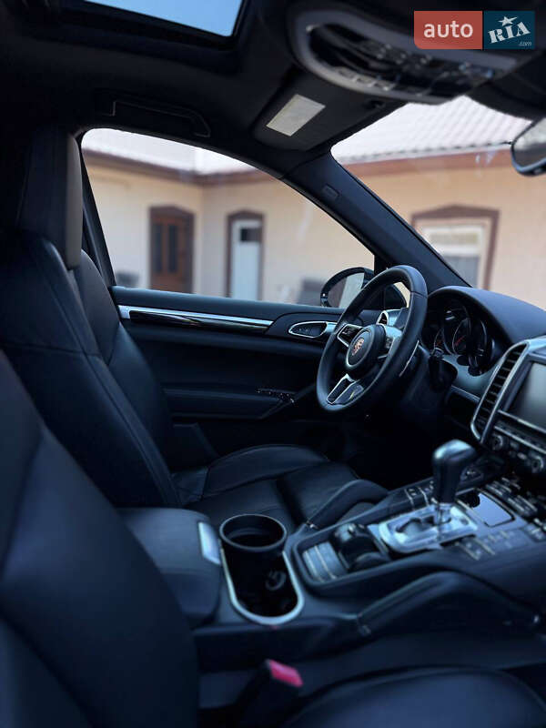 Позашляховик / Кросовер Porsche Cayenne 2014 в Івано-Франківську