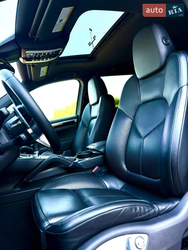 Позашляховик / Кросовер Porsche Cayenne 2014 в Івано-Франківську