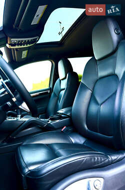 Внедорожник / Кроссовер Porsche Cayenne 2014 в 