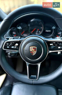 Внедорожник / Кроссовер Porsche Cayenne 2014 в 