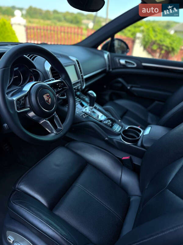 Позашляховик / Кросовер Porsche Cayenne 2014 в Івано-Франківську