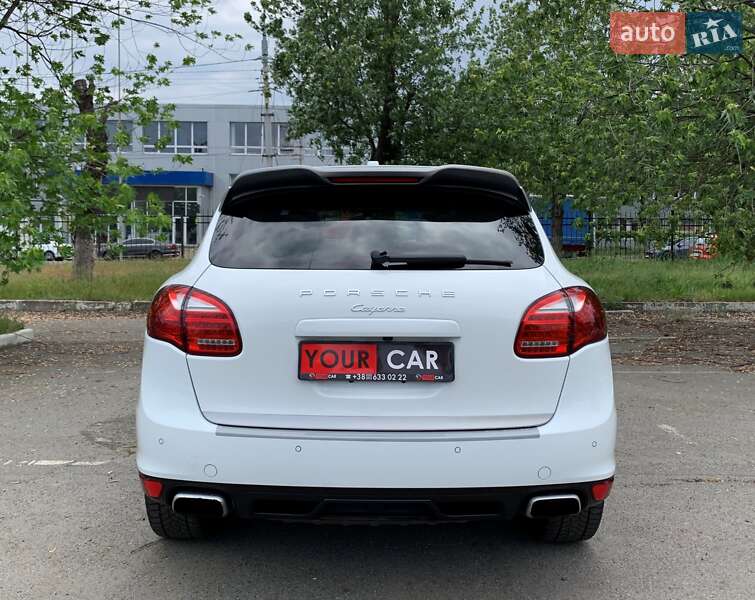 Позашляховик / Кросовер Porsche Cayenne 2014 в Києві