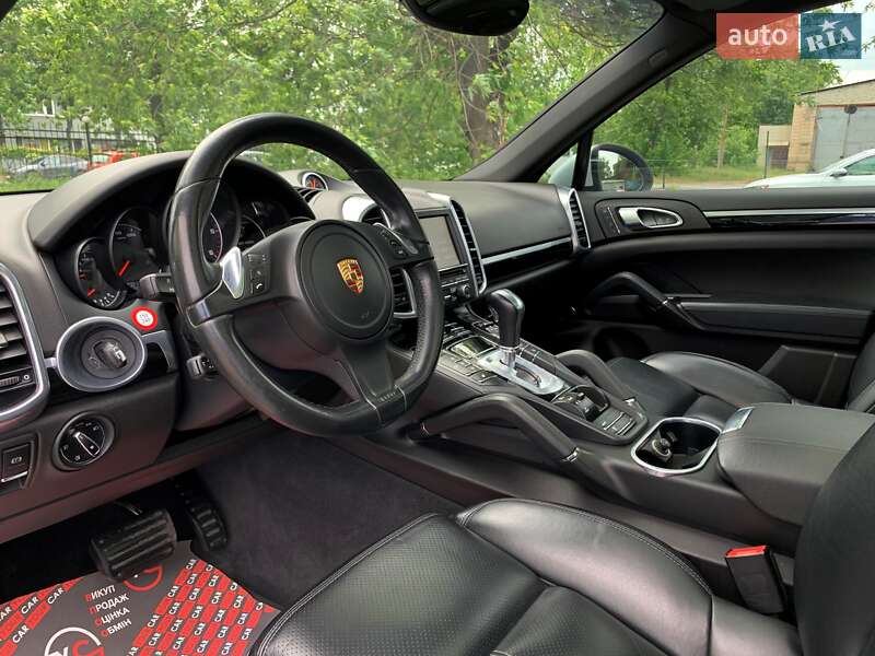 Позашляховик / Кросовер Porsche Cayenne 2014 в Києві