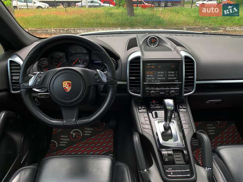 Позашляховик / Кросовер Porsche Cayenne 2014 в Києві