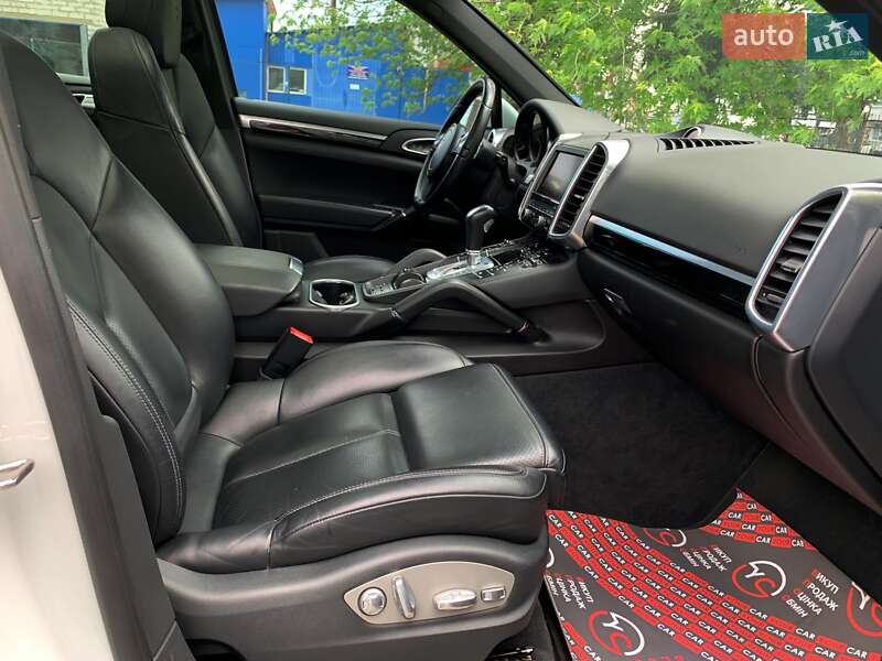 Позашляховик / Кросовер Porsche Cayenne 2014 в Києві