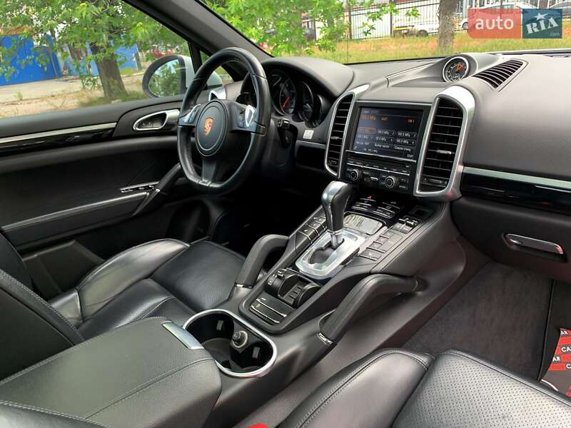 Позашляховик / Кросовер Porsche Cayenne 2014 в Києві