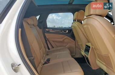 Внедорожник / Кроссовер Porsche Cayenne 2018 в 