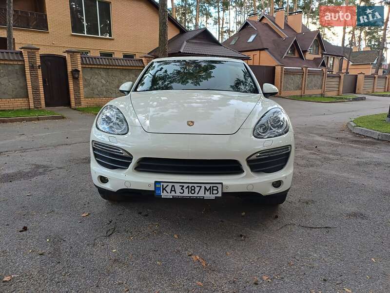 Позашляховик / Кросовер Porsche Cayenne 2011 в Чернігові