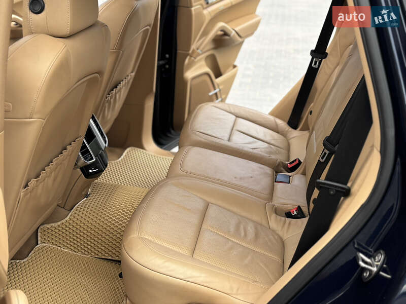 Внедорожник / Кроссовер Porsche Cayenne 2011 в Львове