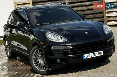 Внедорожник / Кроссовер Porsche Cayenne 2011 в 