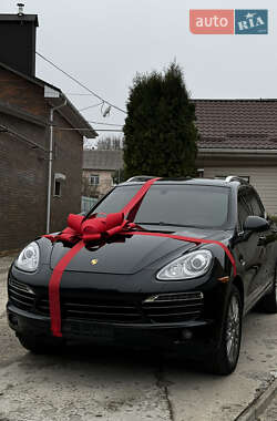 Внедорожник / Кроссовер Porsche Cayenne 2011 в 