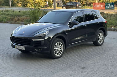 Внедорожник / Кроссовер Porsche Cayenne 2015 в 