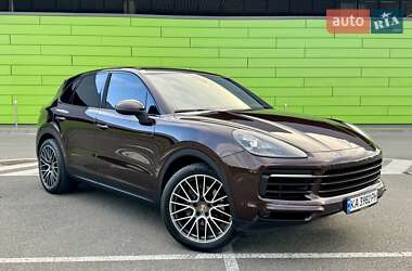 Внедорожник / Кроссовер Porsche Cayenne 2018 в 