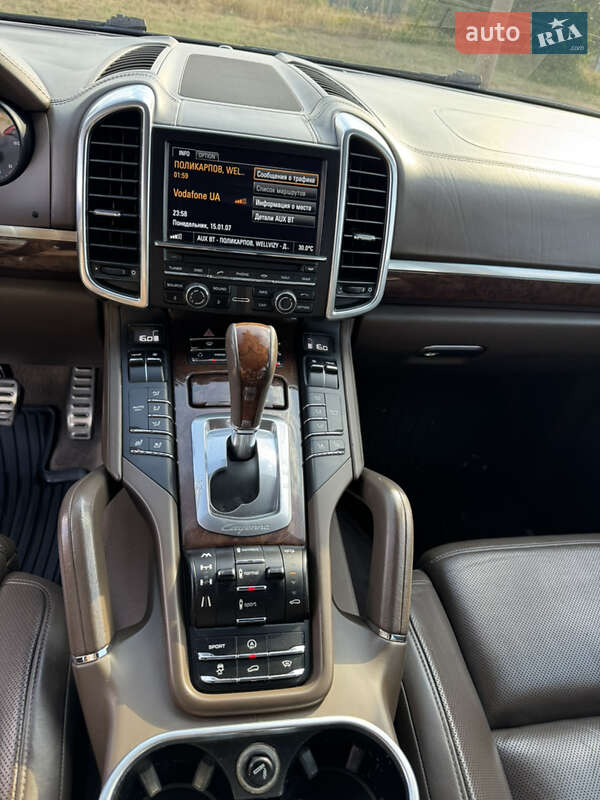 Позашляховик / Кросовер Porsche Cayenne 2010 в Запоріжжі