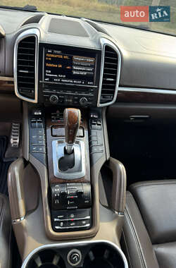 Внедорожник / Кроссовер Porsche Cayenne 2010 в 