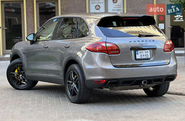 Внедорожник / Кроссовер Porsche Cayenne 2013 в 