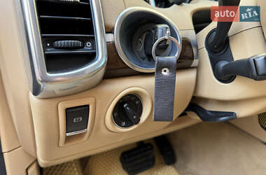 Внедорожник / Кроссовер Porsche Cayenne 2013 в 